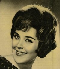 Nesrin Sipahi Biyografi